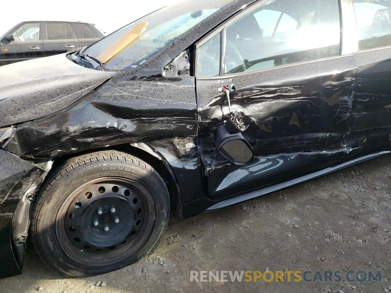 9 Photograph of a damaged car 5YFEPRAE9LP115934 TOYOTA COROLLA 2020