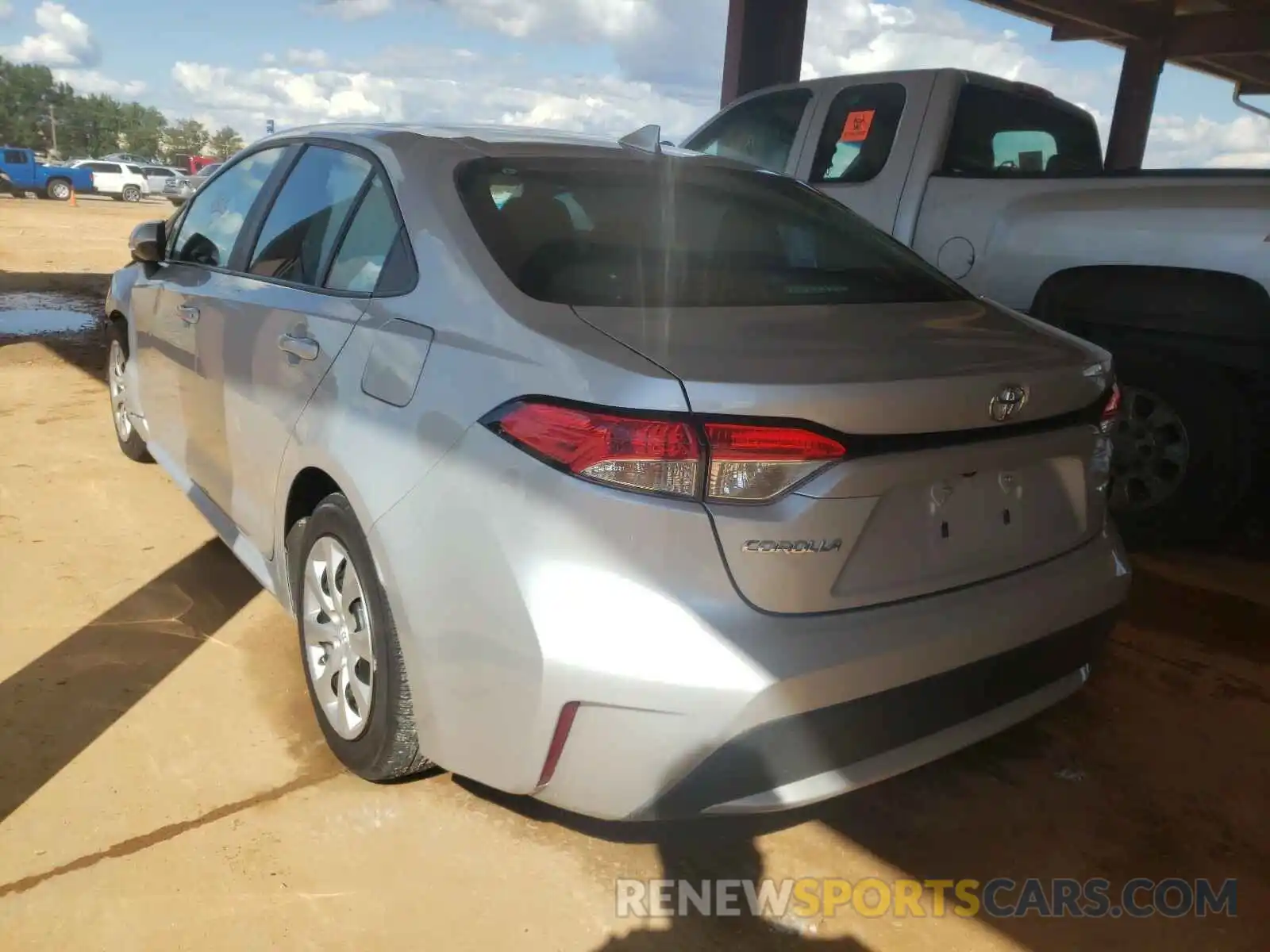 3 Photograph of a damaged car 5YFEPRAE9LP116498 TOYOTA COROLLA 2020