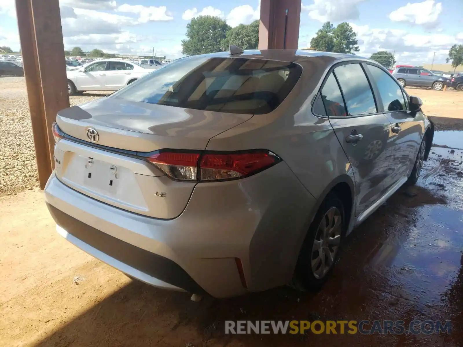 4 Photograph of a damaged car 5YFEPRAE9LP116498 TOYOTA COROLLA 2020