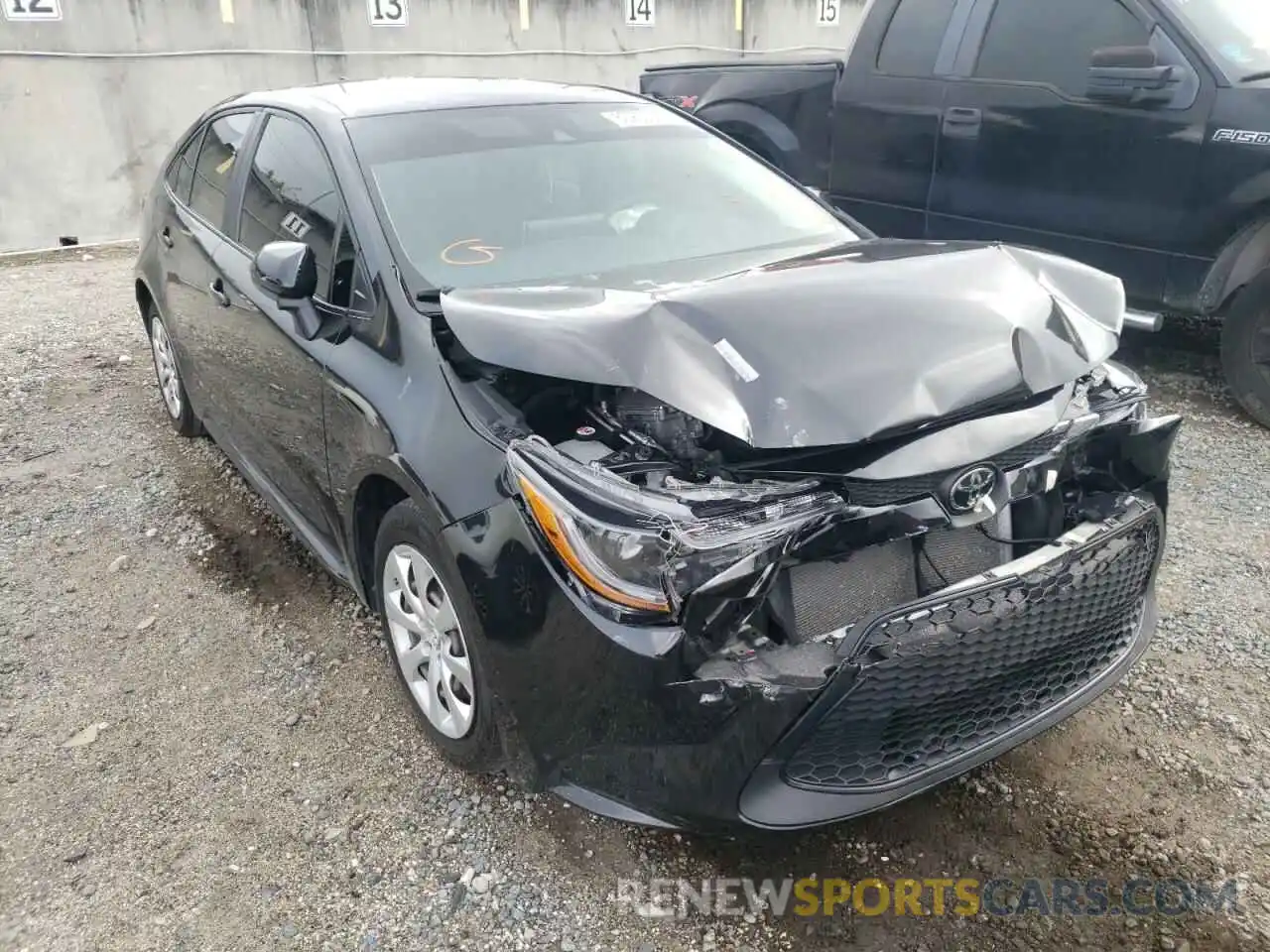 1 Photograph of a damaged car 5YFEPRAE9LP116890 TOYOTA COROLLA 2020