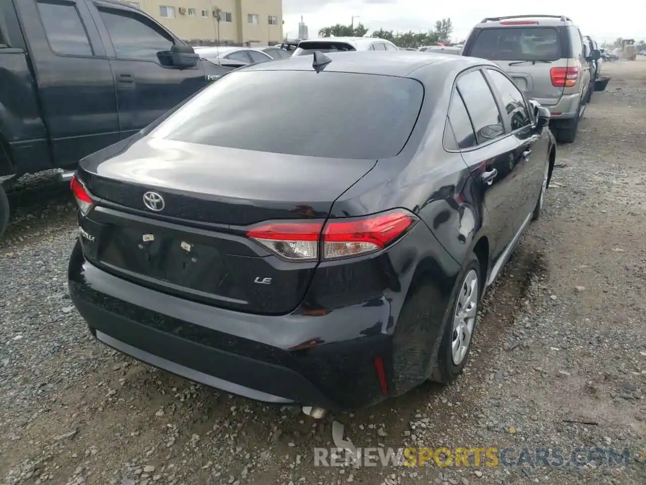 4 Photograph of a damaged car 5YFEPRAE9LP116890 TOYOTA COROLLA 2020