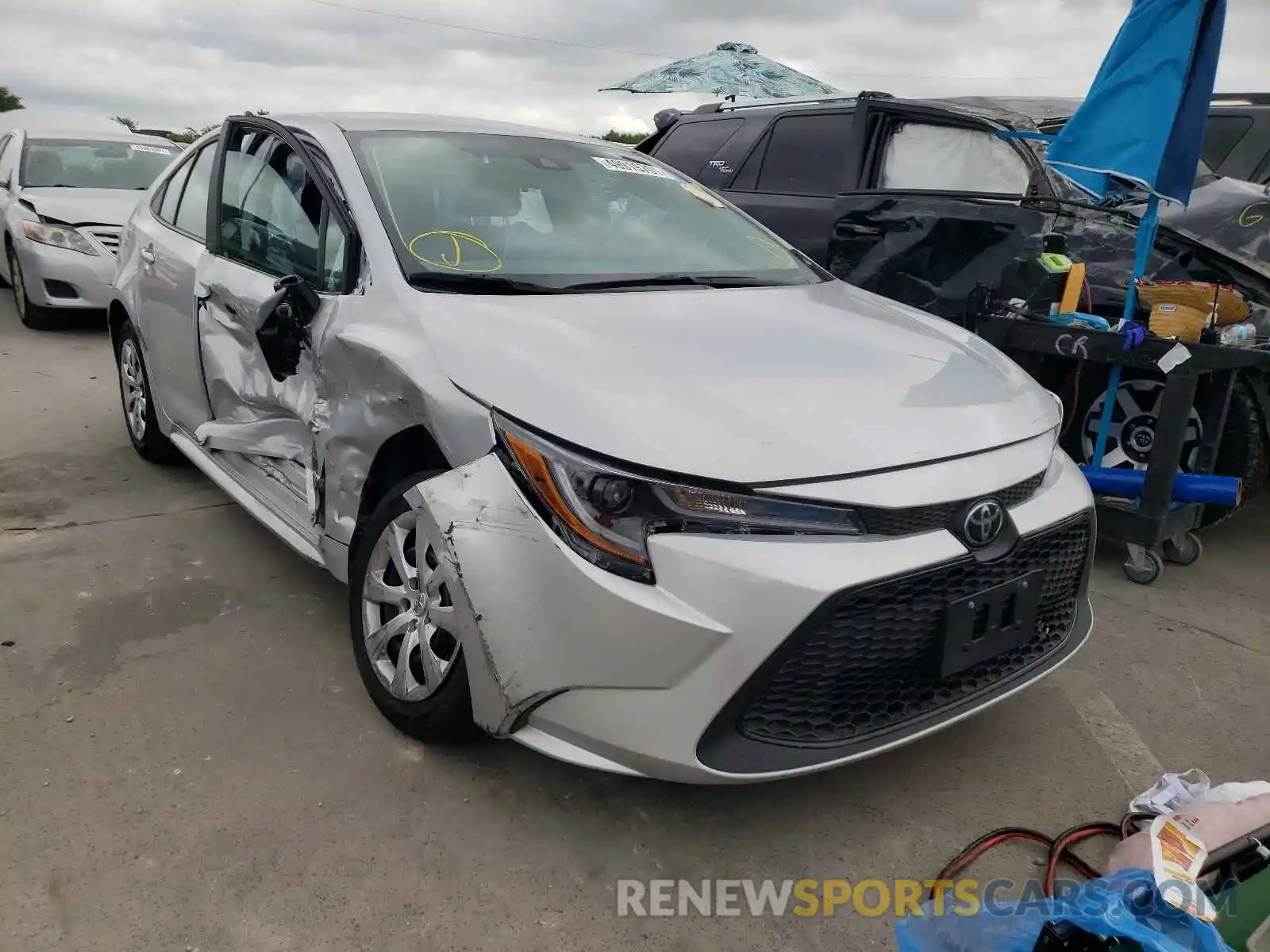 1 Photograph of a damaged car 5YFEPRAE9LP117120 TOYOTA COROLLA 2020