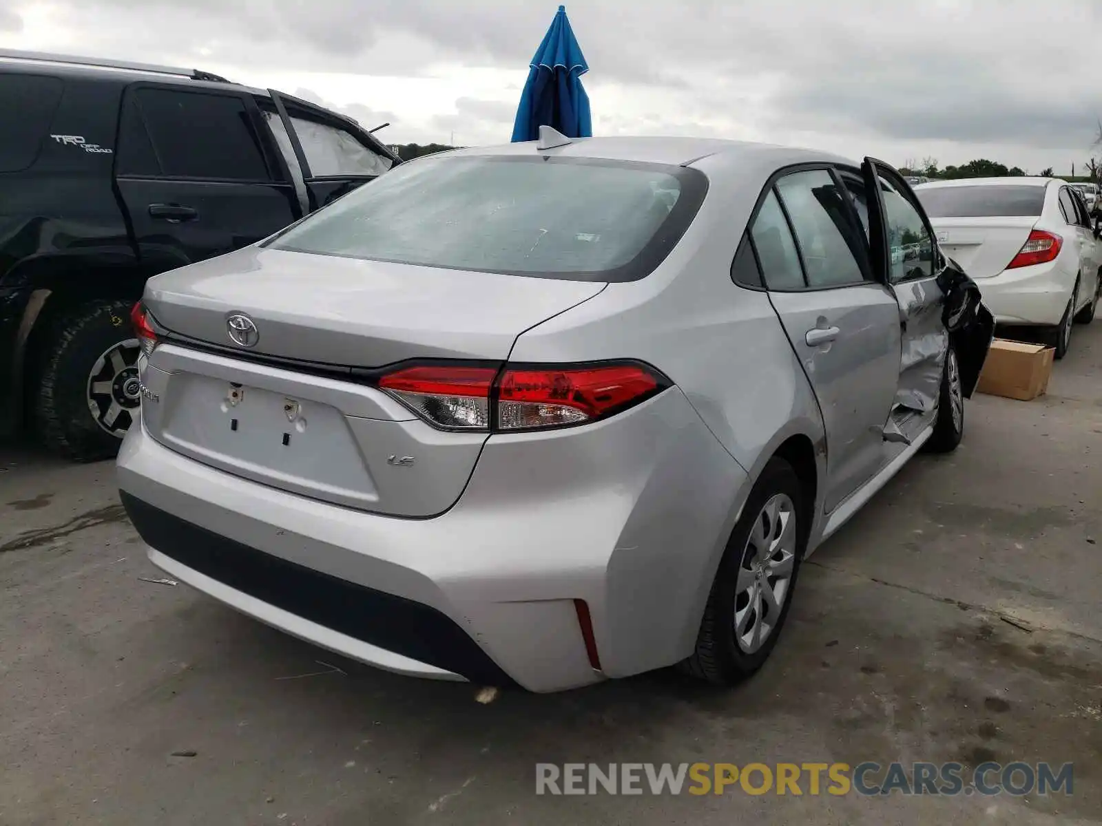 4 Photograph of a damaged car 5YFEPRAE9LP117120 TOYOTA COROLLA 2020