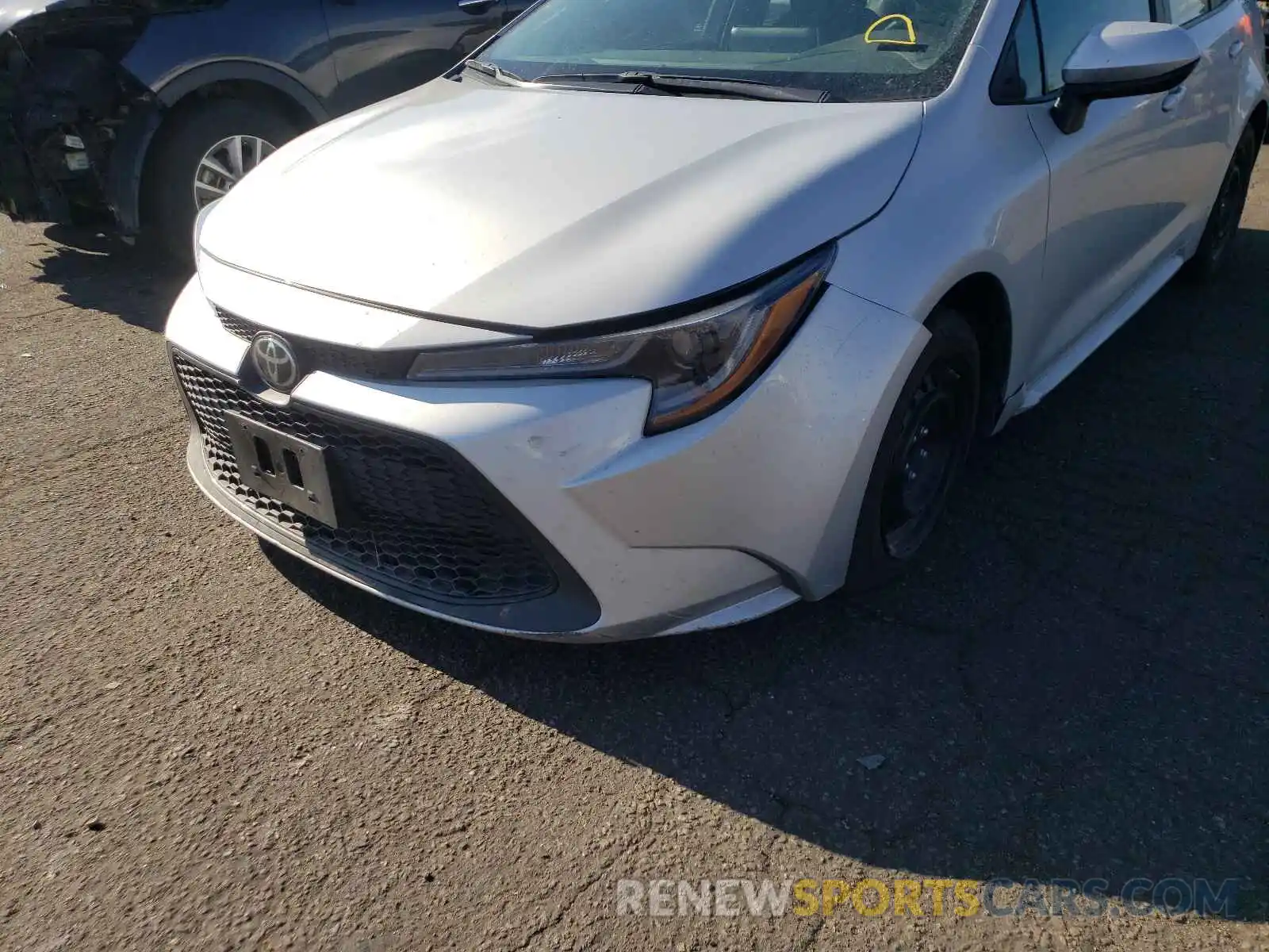 9 Photograph of a damaged car 5YFEPRAE9LP117232 TOYOTA COROLLA 2020