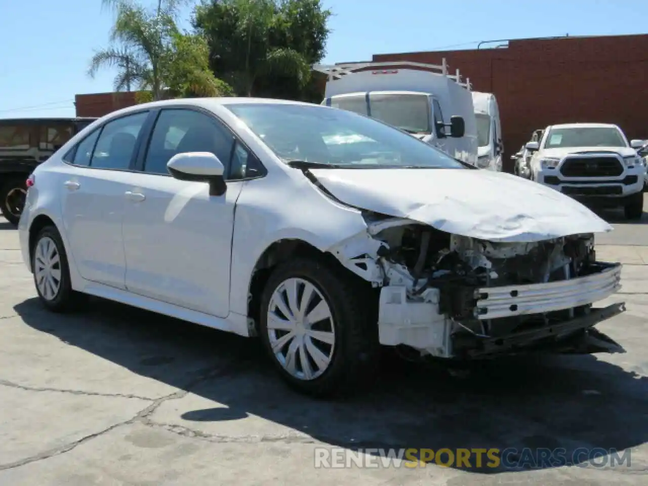 1 Photograph of a damaged car 5YFEPRAE9LP117585 TOYOTA COROLLA 2020