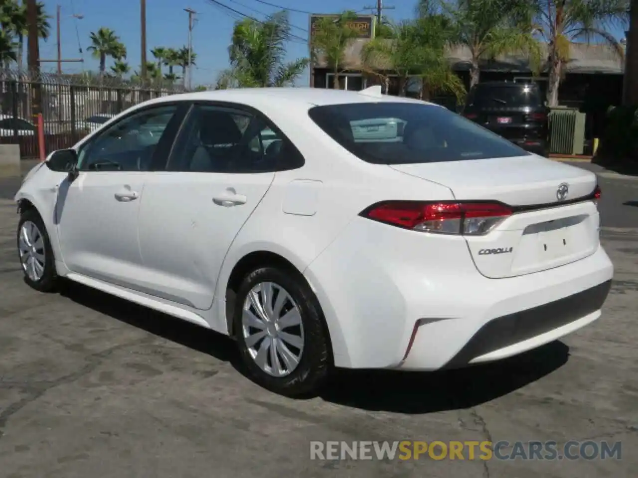 3 Photograph of a damaged car 5YFEPRAE9LP117585 TOYOTA COROLLA 2020