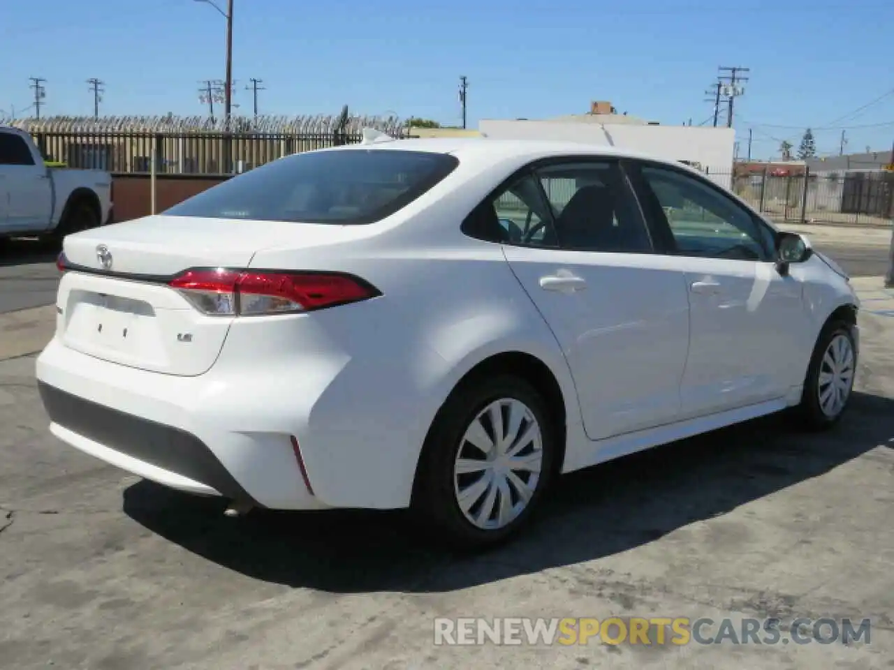 4 Photograph of a damaged car 5YFEPRAE9LP117585 TOYOTA COROLLA 2020