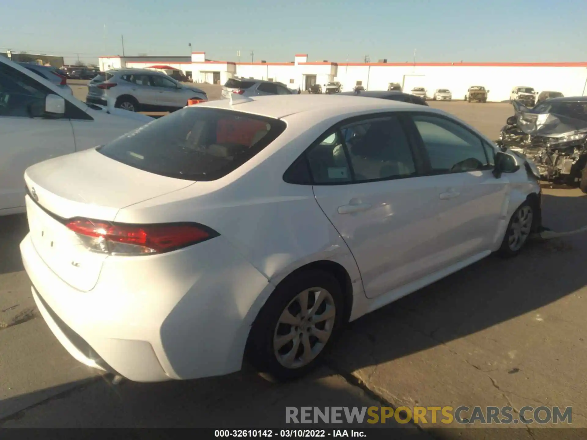 4 Photograph of a damaged car 5YFEPRAE9LP118140 TOYOTA COROLLA 2020