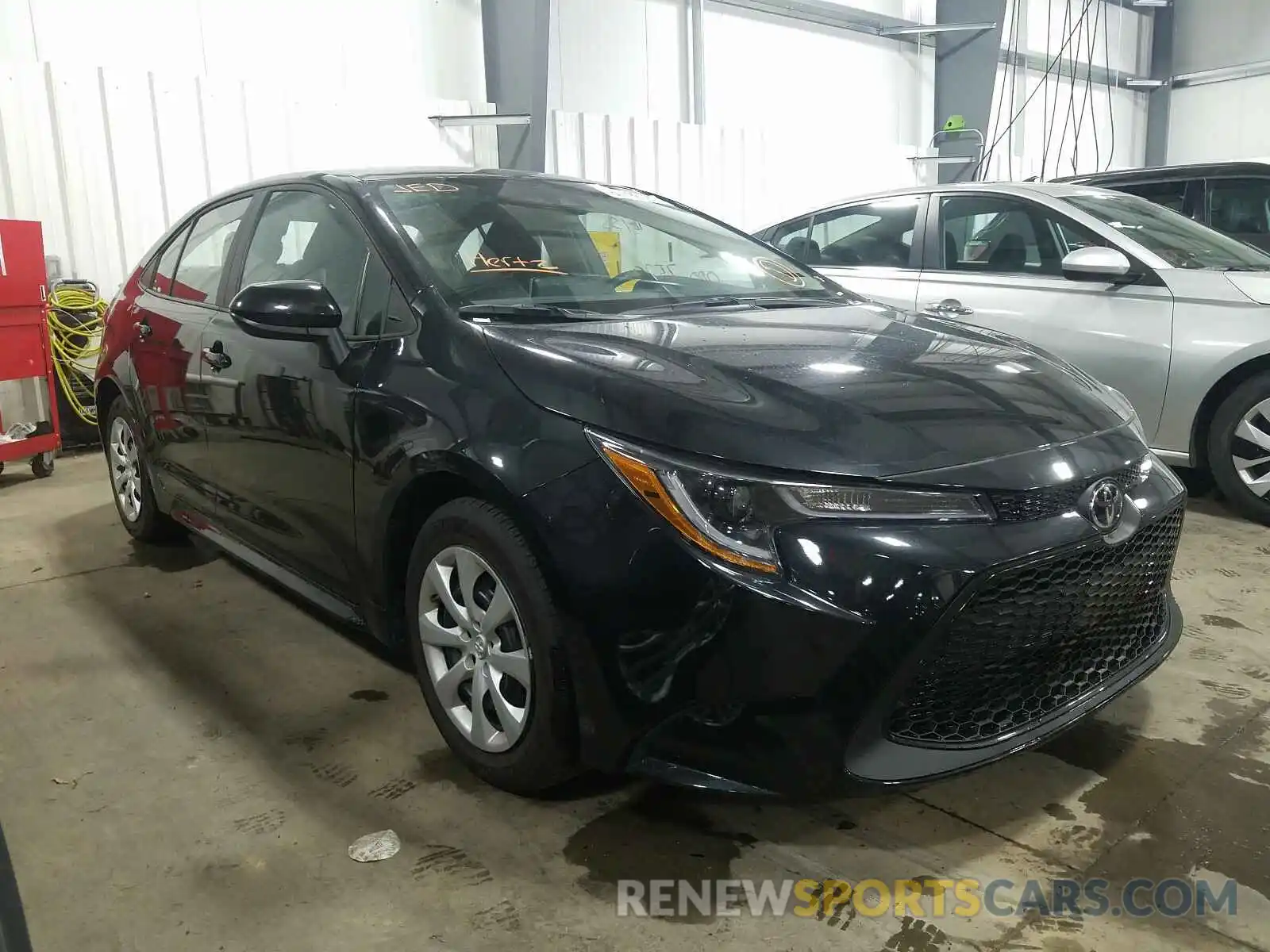 1 Photograph of a damaged car 5YFEPRAE9LP118476 TOYOTA COROLLA 2020