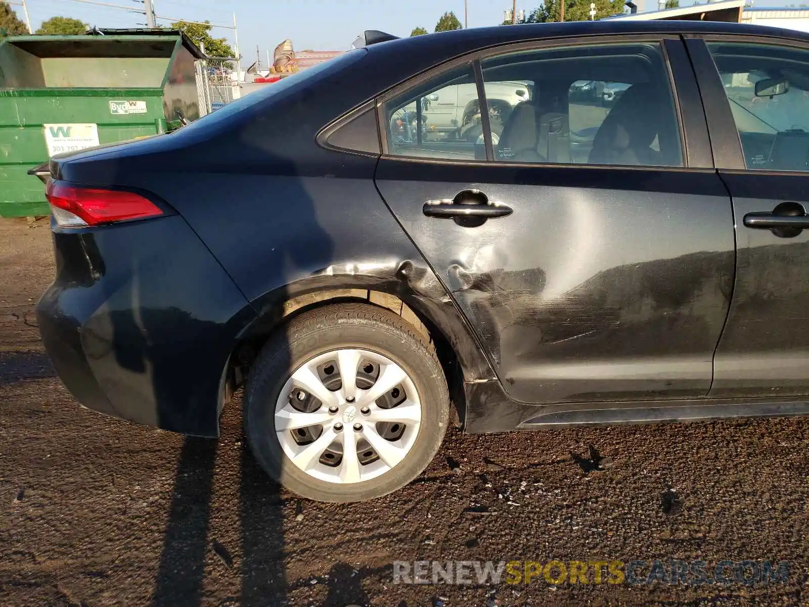 9 Photograph of a damaged car 5YFEPRAE9LP119031 TOYOTA COROLLA 2020