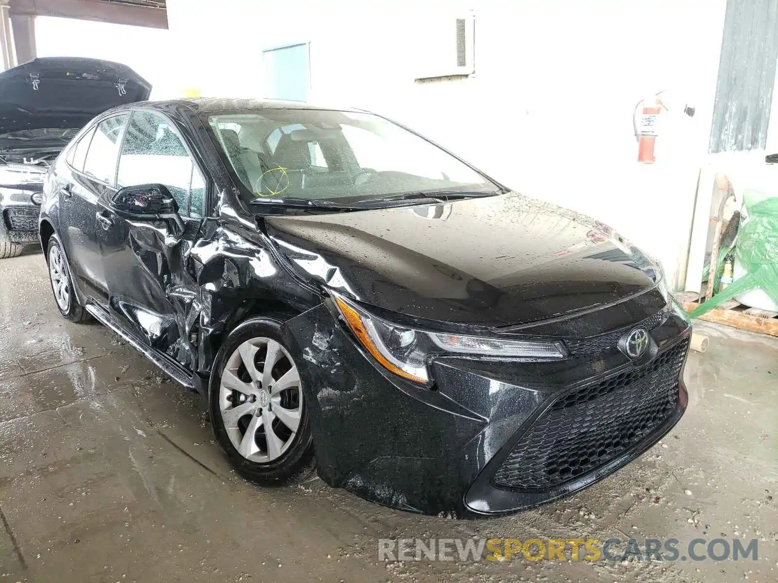 1 Photograph of a damaged car 5YFEPRAE9LP119384 TOYOTA COROLLA 2020