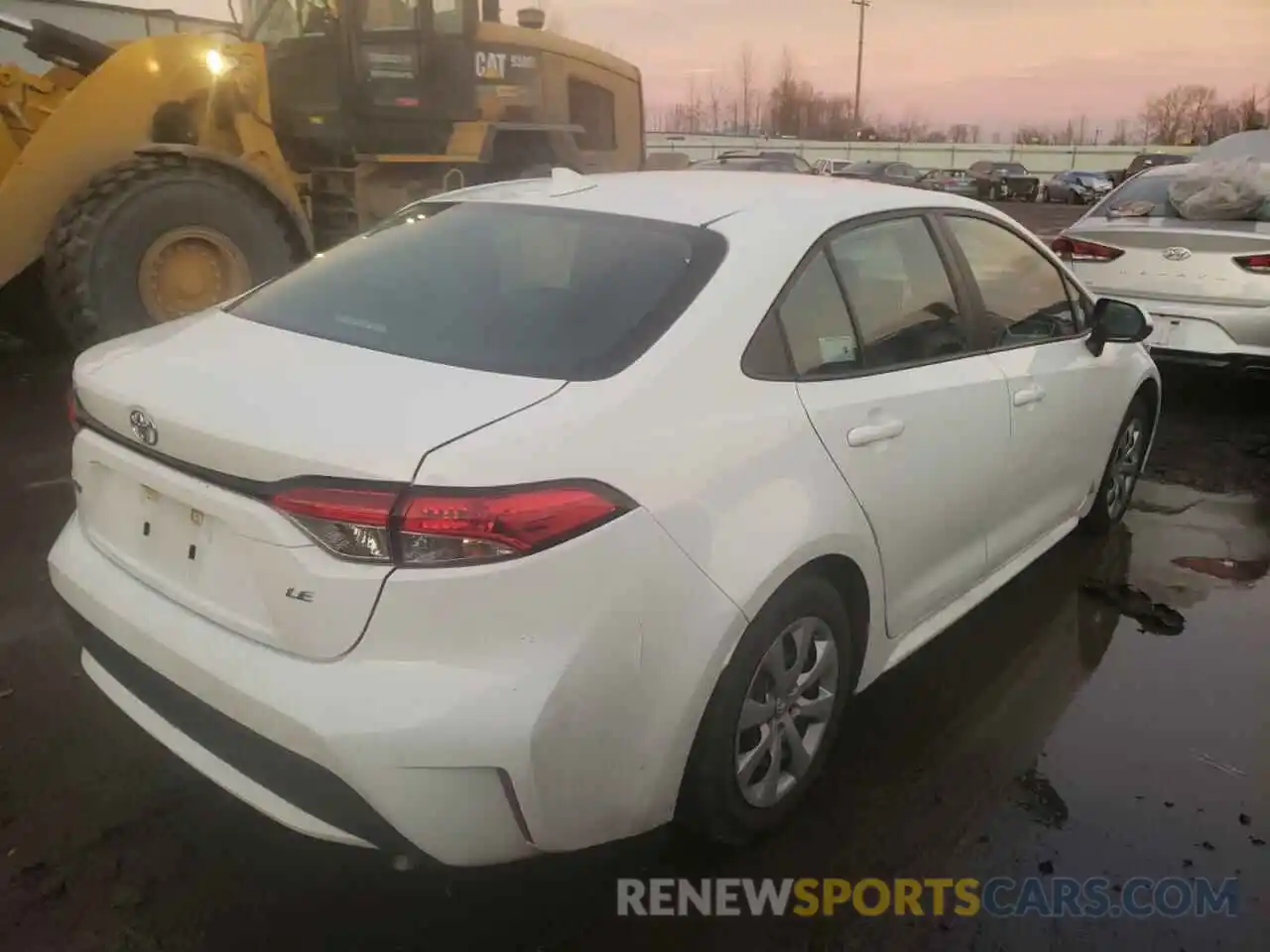 4 Photograph of a damaged car 5YFEPRAE9LP119448 TOYOTA COROLLA 2020