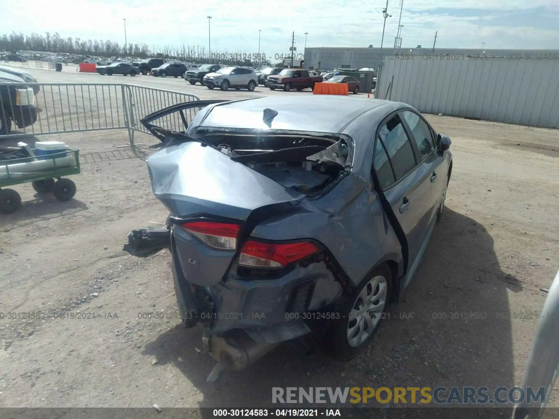 4 Photograph of a damaged car 5YFEPRAE9LP119711 TOYOTA COROLLA 2020