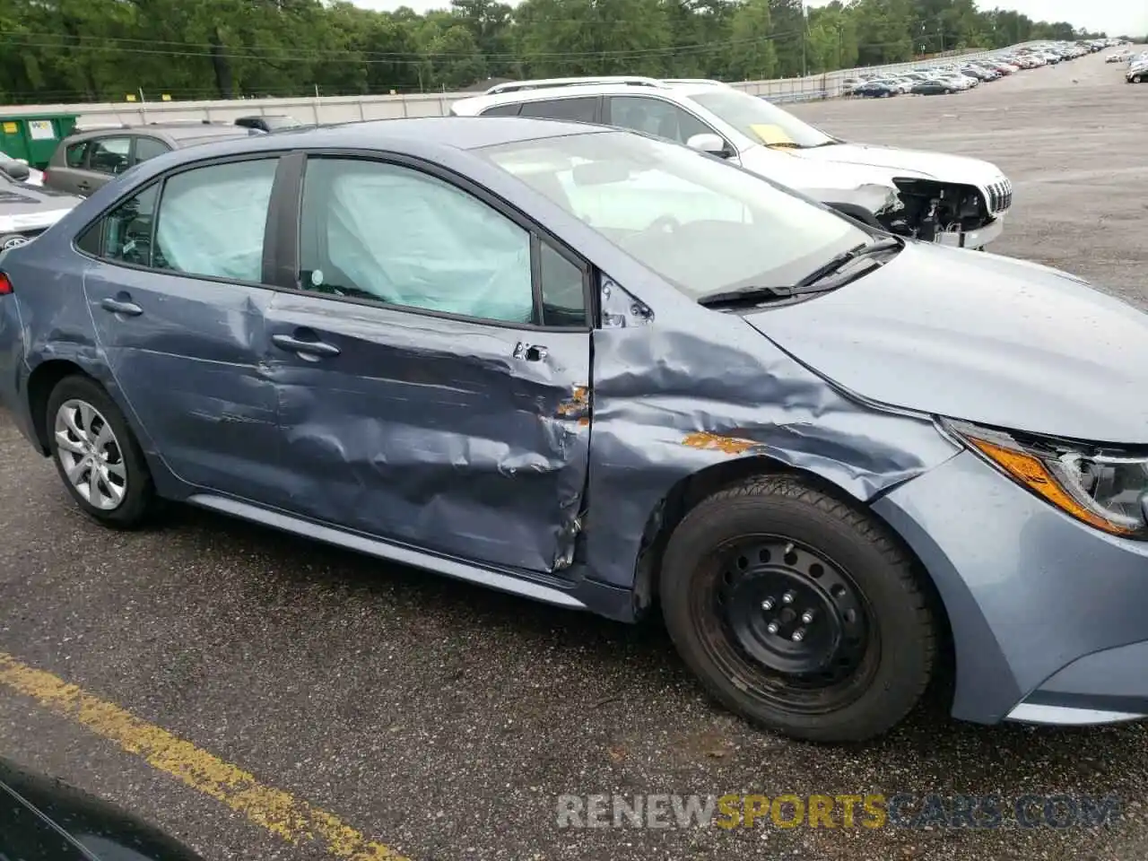 9 Photograph of a damaged car 5YFEPRAE9LP119790 TOYOTA COROLLA 2020