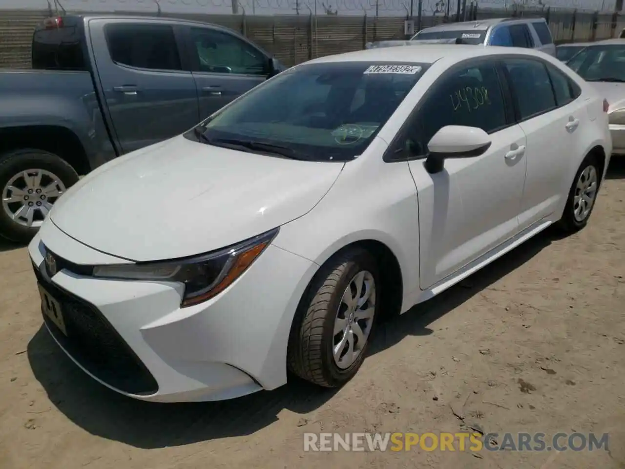 2 Photograph of a damaged car 5YFEPRAE9LP120678 TOYOTA COROLLA 2020