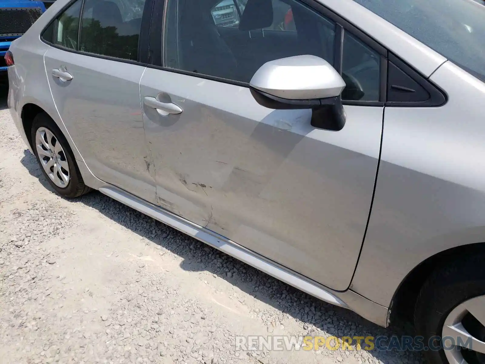 9 Photograph of a damaged car 5YFEPRAE9LP121118 TOYOTA COROLLA 2020