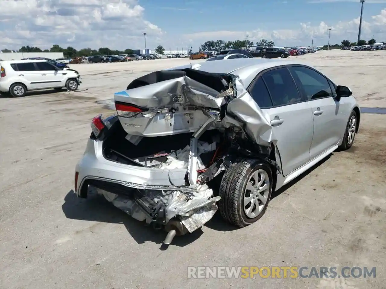 4 Photograph of a damaged car 5YFEPRAE9LP122060 TOYOTA COROLLA 2020