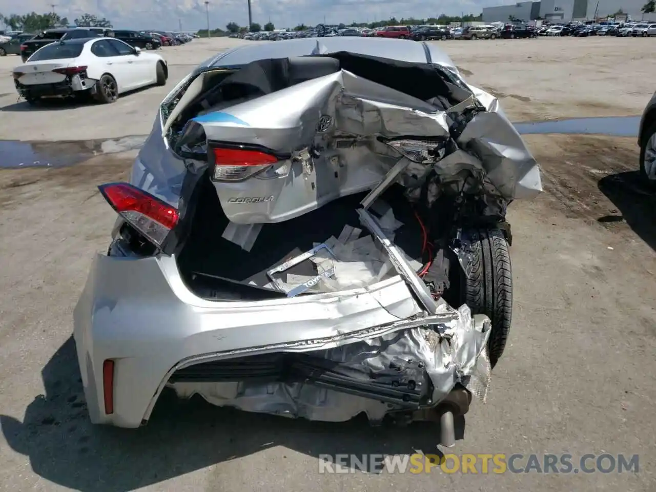 9 Photograph of a damaged car 5YFEPRAE9LP122060 TOYOTA COROLLA 2020