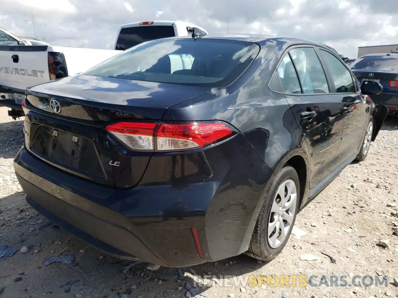 4 Photograph of a damaged car 5YFEPRAE9LP122141 TOYOTA COROLLA 2020