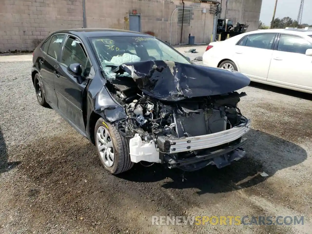 1 Photograph of a damaged car 5YFEPRAE9LP124701 TOYOTA COROLLA 2020