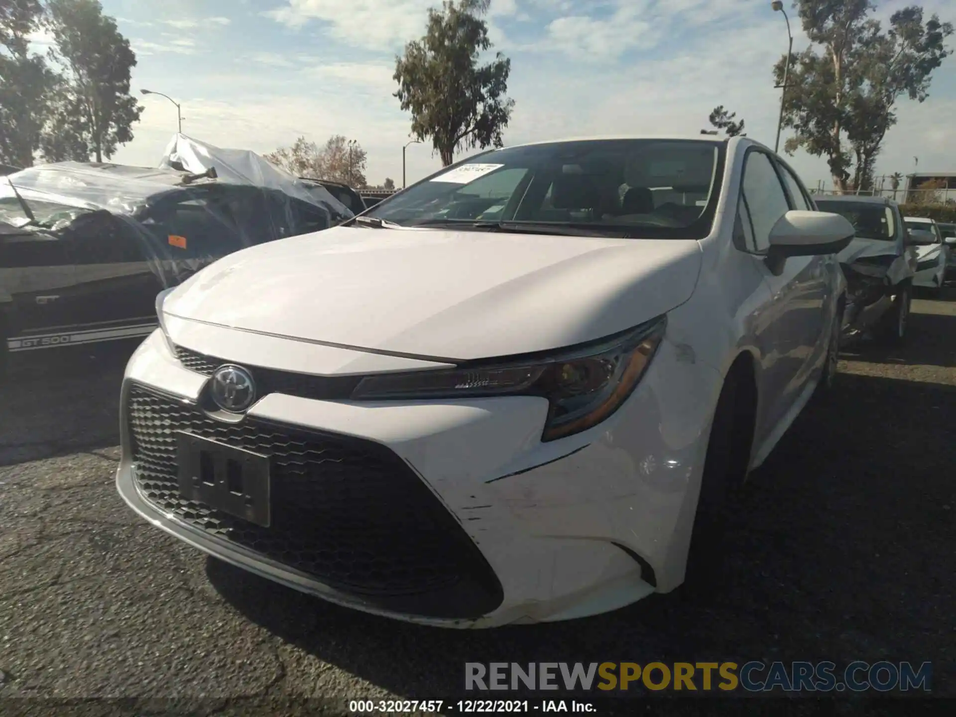 2 Photograph of a damaged car 5YFEPRAE9LP124844 TOYOTA COROLLA 2020