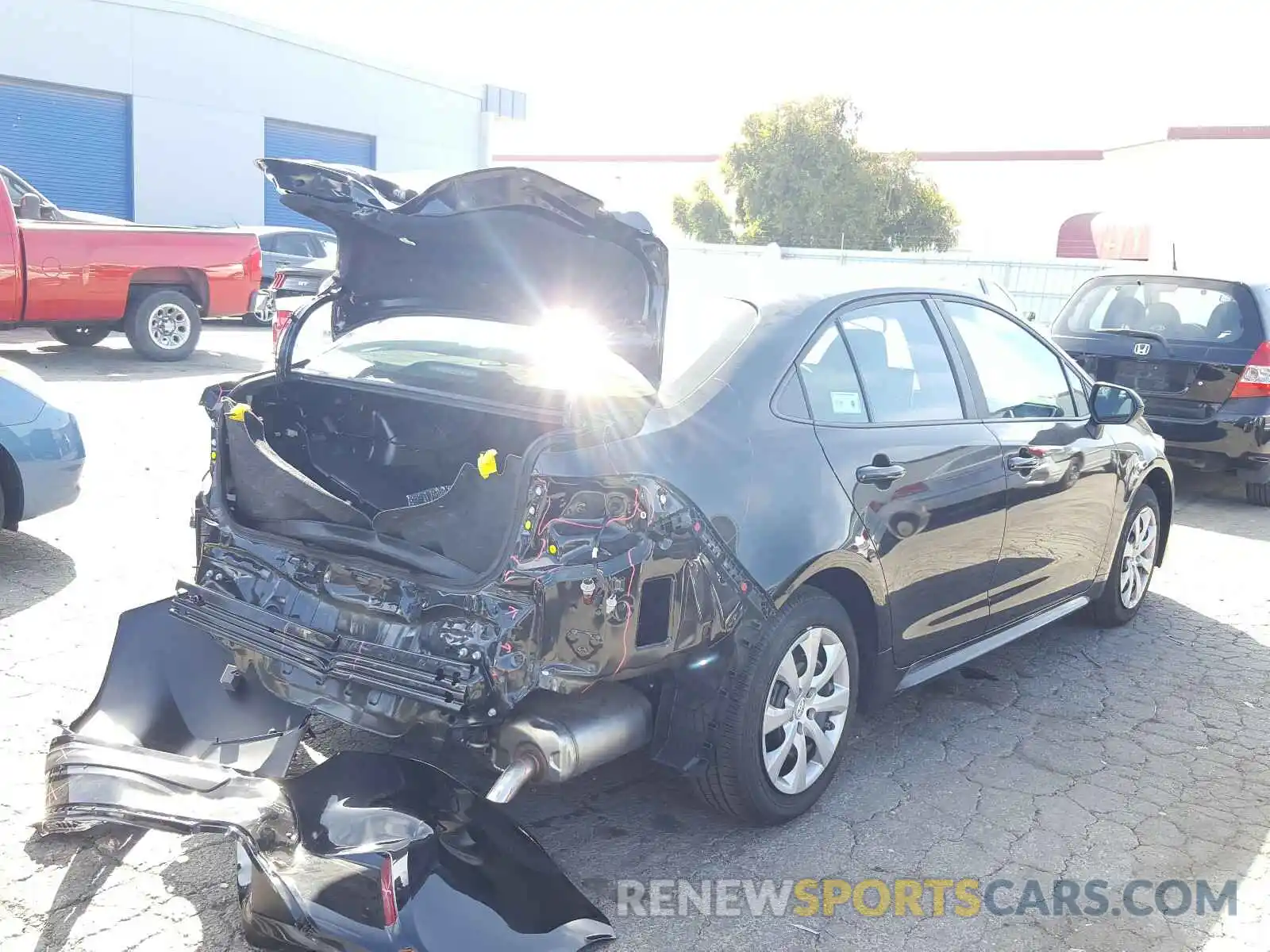 4 Photograph of a damaged car 5YFEPRAE9LP125184 TOYOTA COROLLA 2020