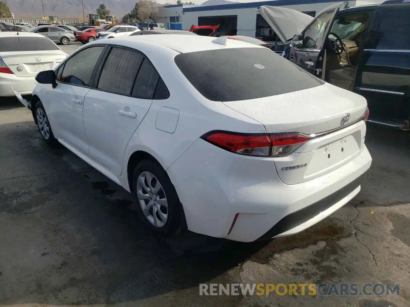 3 Photograph of a damaged car 5YFEPRAE9LP130949 TOYOTA COROLLA 2020