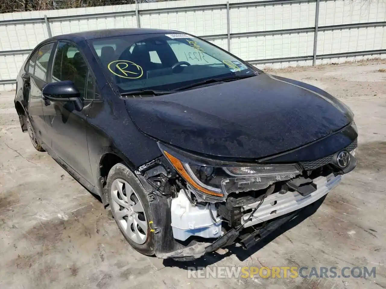 1 Photograph of a damaged car 5YFEPRAE9LP131678 TOYOTA COROLLA 2020