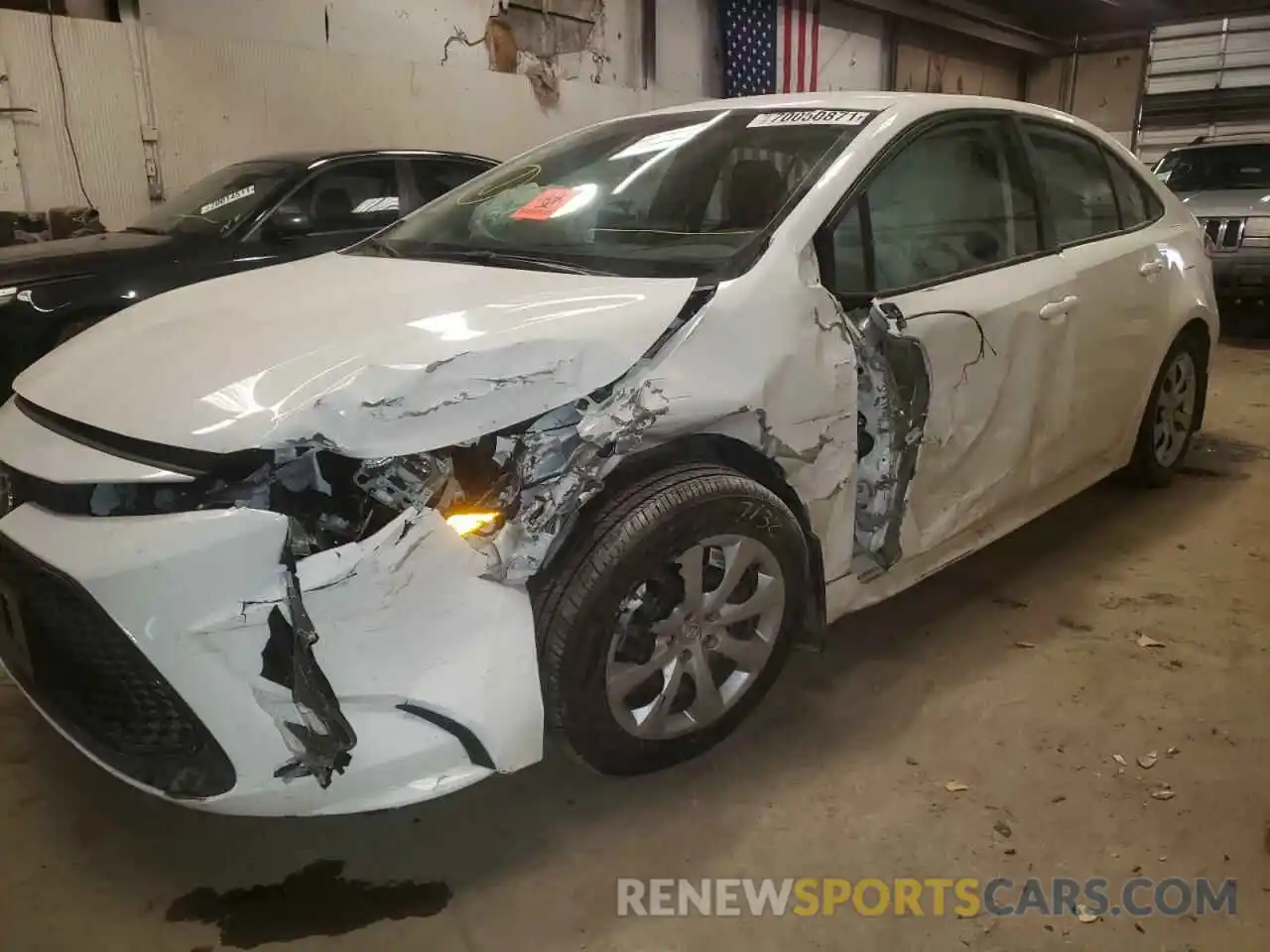 9 Photograph of a damaged car 5YFEPRAE9LP131776 TOYOTA COROLLA 2020