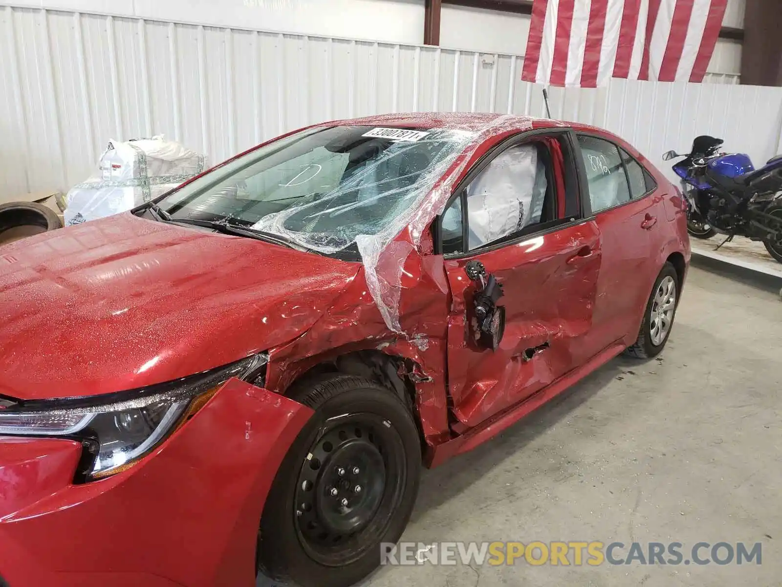 9 Photograph of a damaged car 5YFEPRAE9LP138694 TOYOTA COROLLA 2020