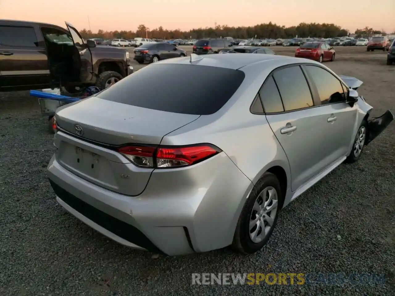 4 Photograph of a damaged car 5YFEPRAE9LP139232 TOYOTA COROLLA 2020