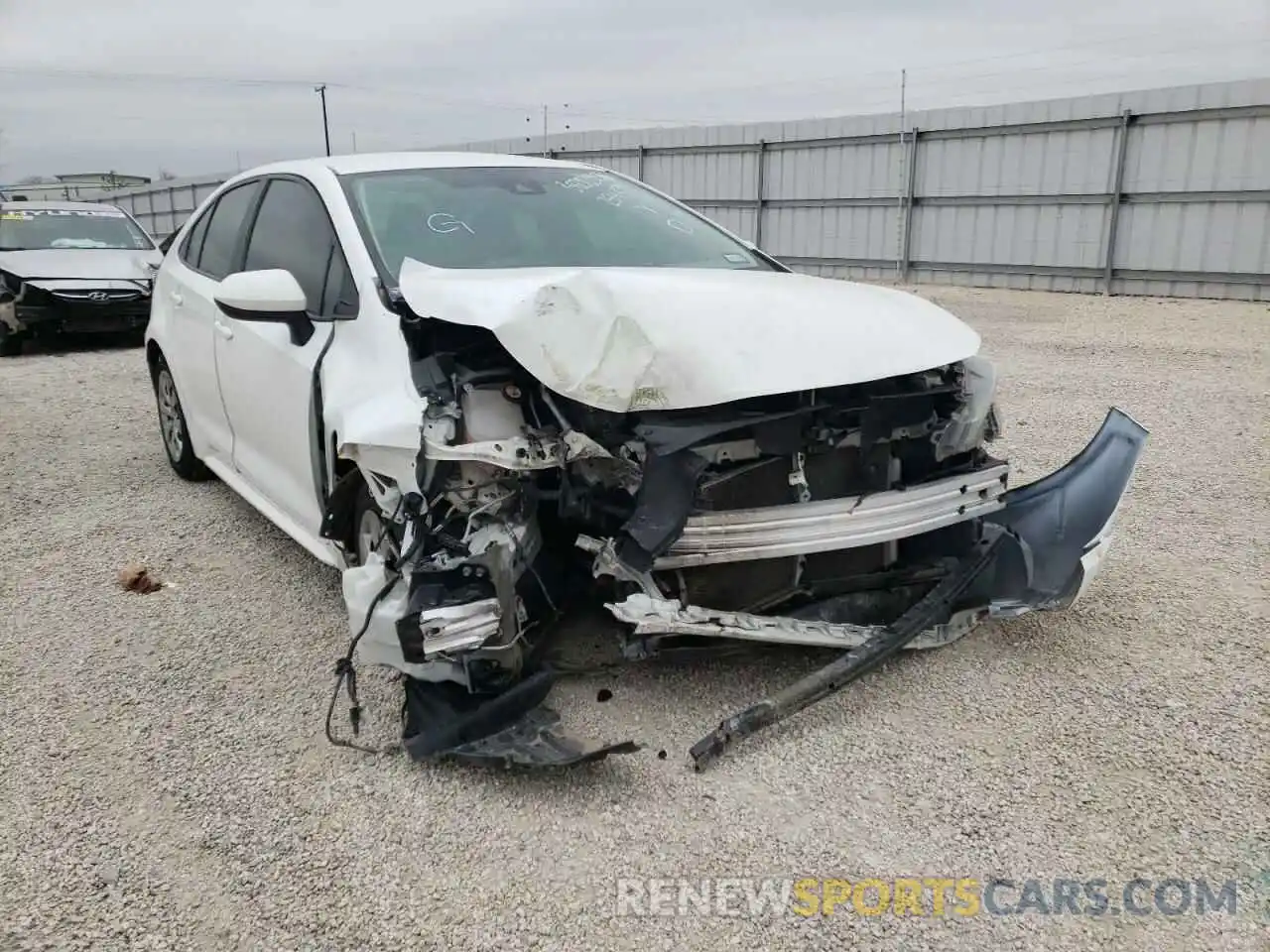 9 Photograph of a damaged car 5YFEPRAE9LP140672 TOYOTA COROLLA 2020