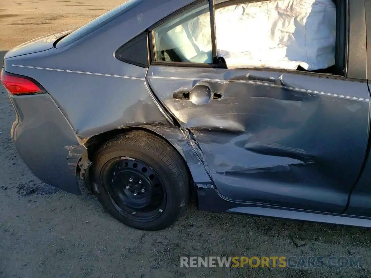 9 Photograph of a damaged car 5YFEPRAE9LP141367 TOYOTA COROLLA 2020