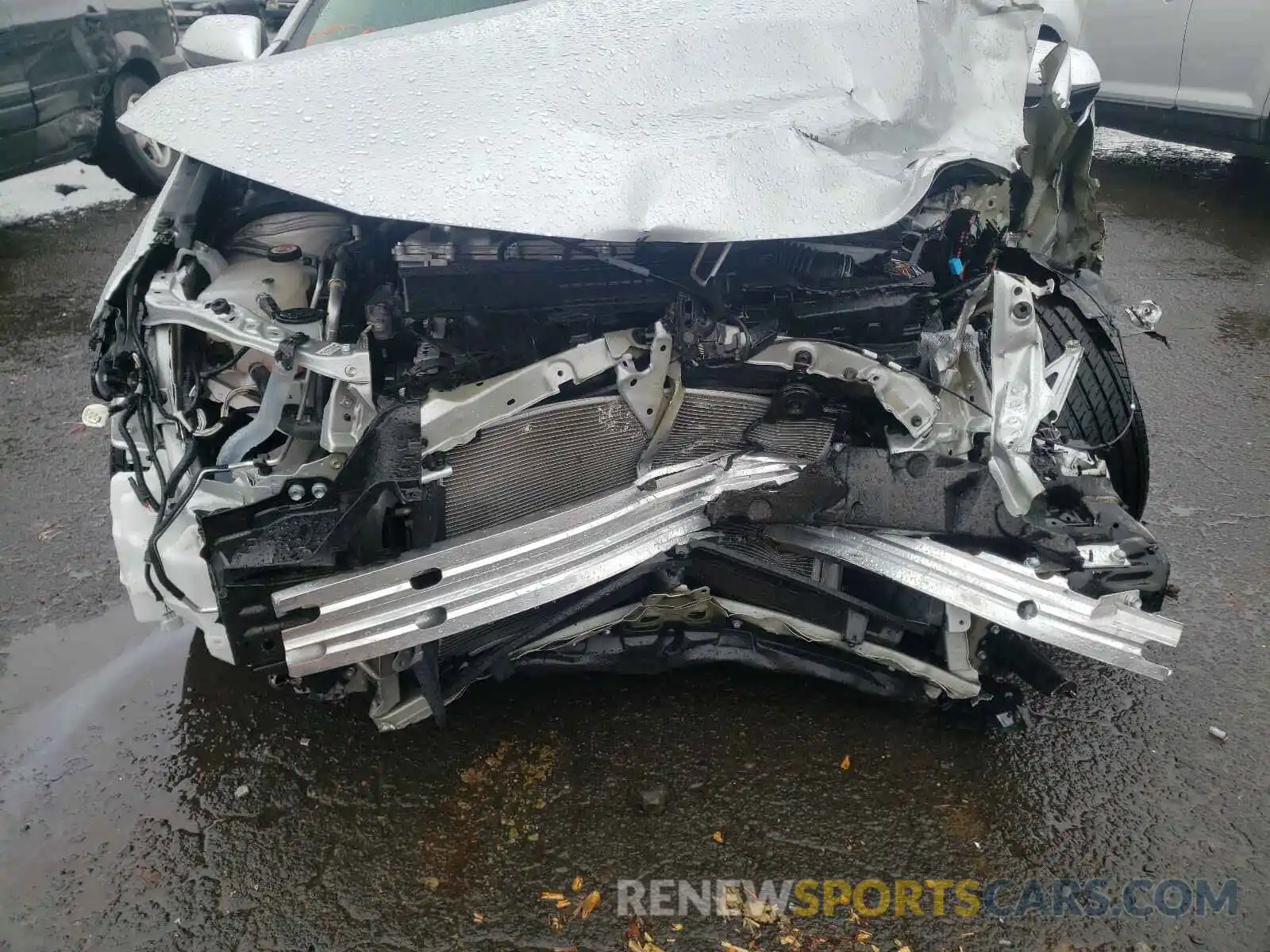 9 Photograph of a damaged car 5YFEPRAE9LP141434 TOYOTA COROLLA 2020