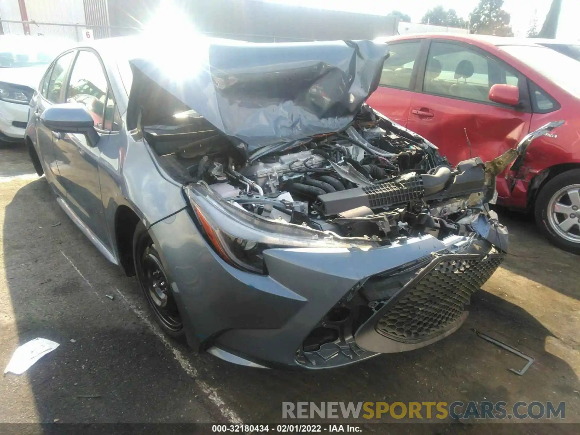 1 Photograph of a damaged car 5YFEPRAE9LP141885 TOYOTA COROLLA 2020