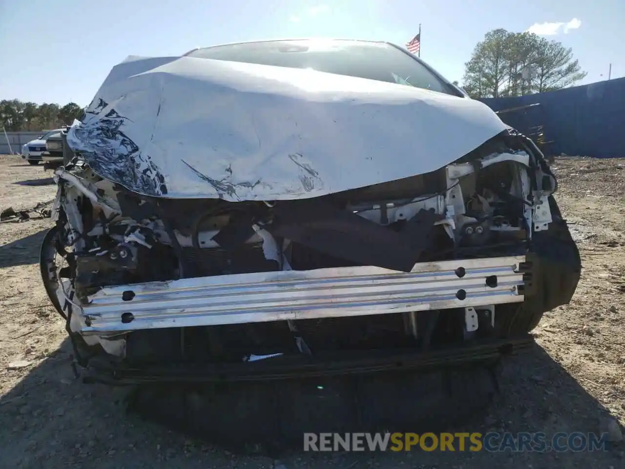 9 Photograph of a damaged car 5YFEPRAE9LP142731 TOYOTA COROLLA 2020