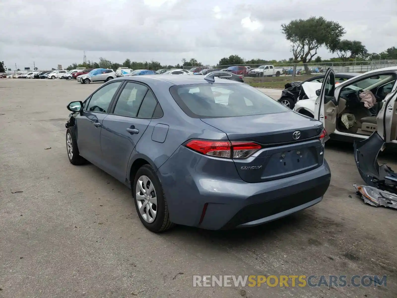 3 Photograph of a damaged car 5YFEPRAE9LP142972 TOYOTA COROLLA 2020