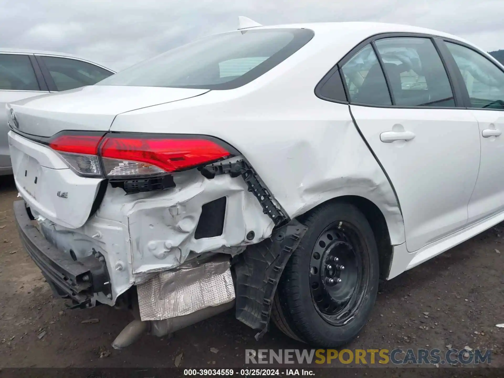 6 Photograph of a damaged car 5YFEPRAE9LP143054 TOYOTA COROLLA 2020