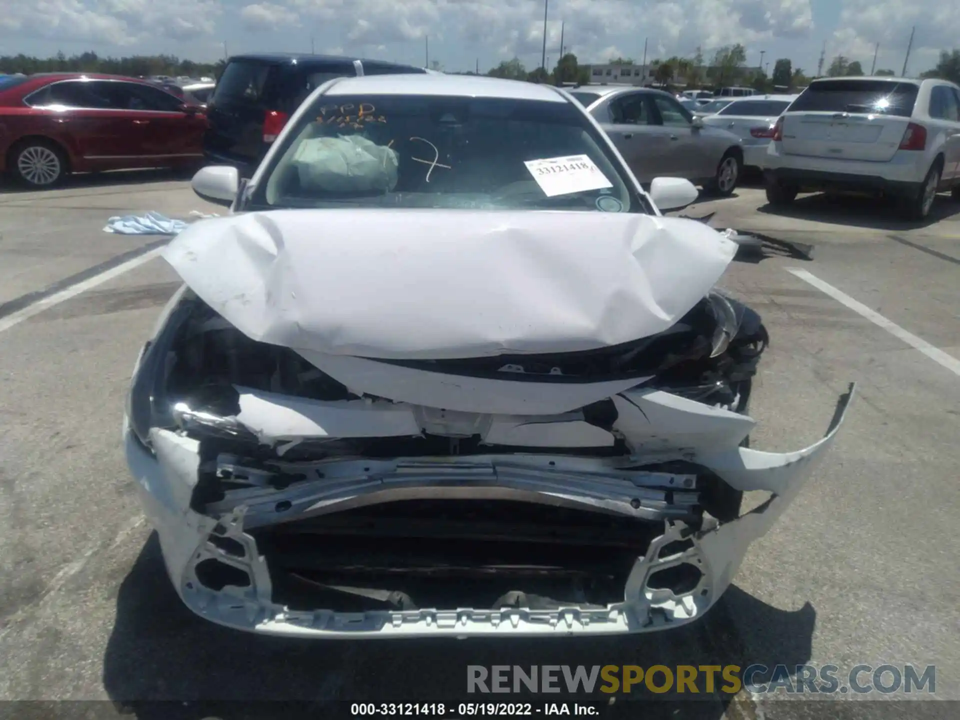 6 Photograph of a damaged car 5YFEPRAEXLP011517 TOYOTA COROLLA 2020