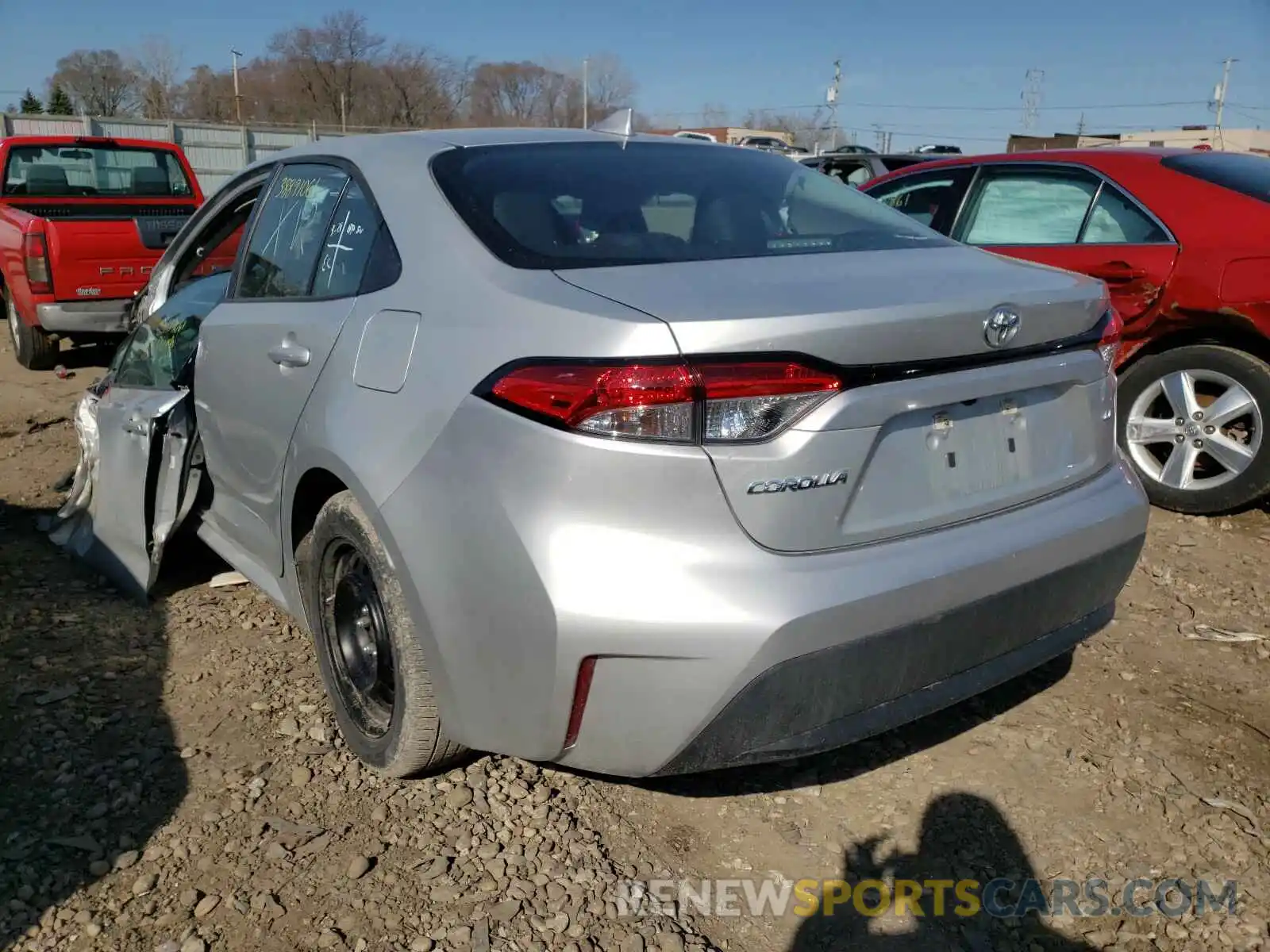 3 Photograph of a damaged car 5YFEPRAEXLP021822 TOYOTA COROLLA 2020