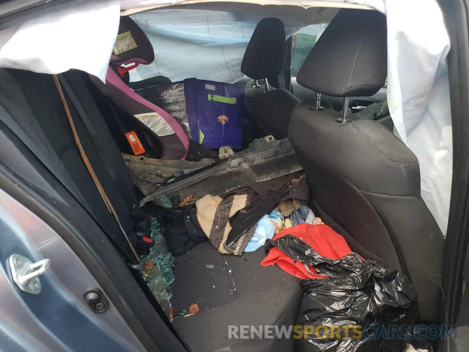 6 Photograph of a damaged car 5YFEPRAEXLP025224 TOYOTA COROLLA 2020