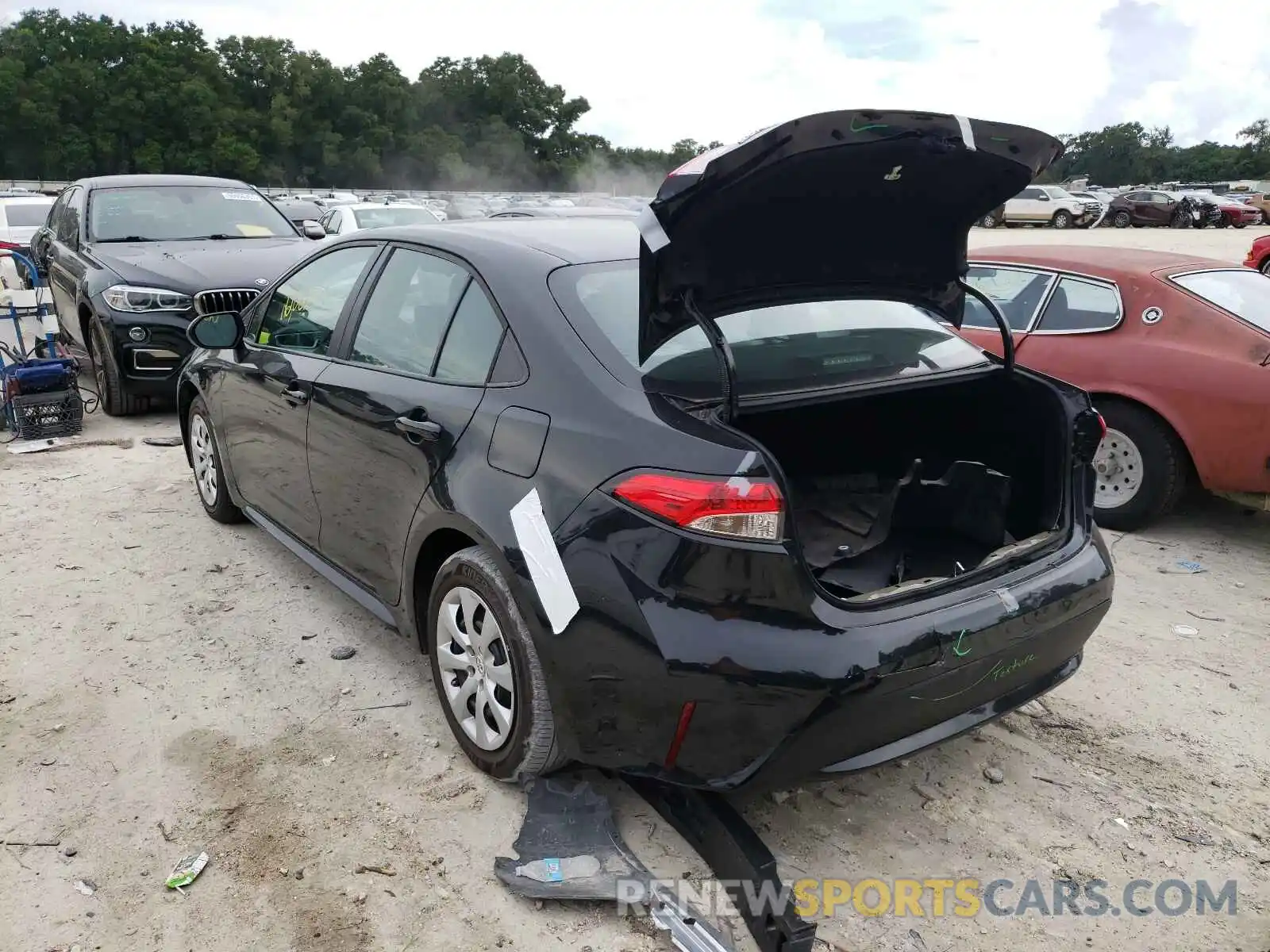 3 Photograph of a damaged car 5YFEPRAEXLP026194 TOYOTA COROLLA 2020