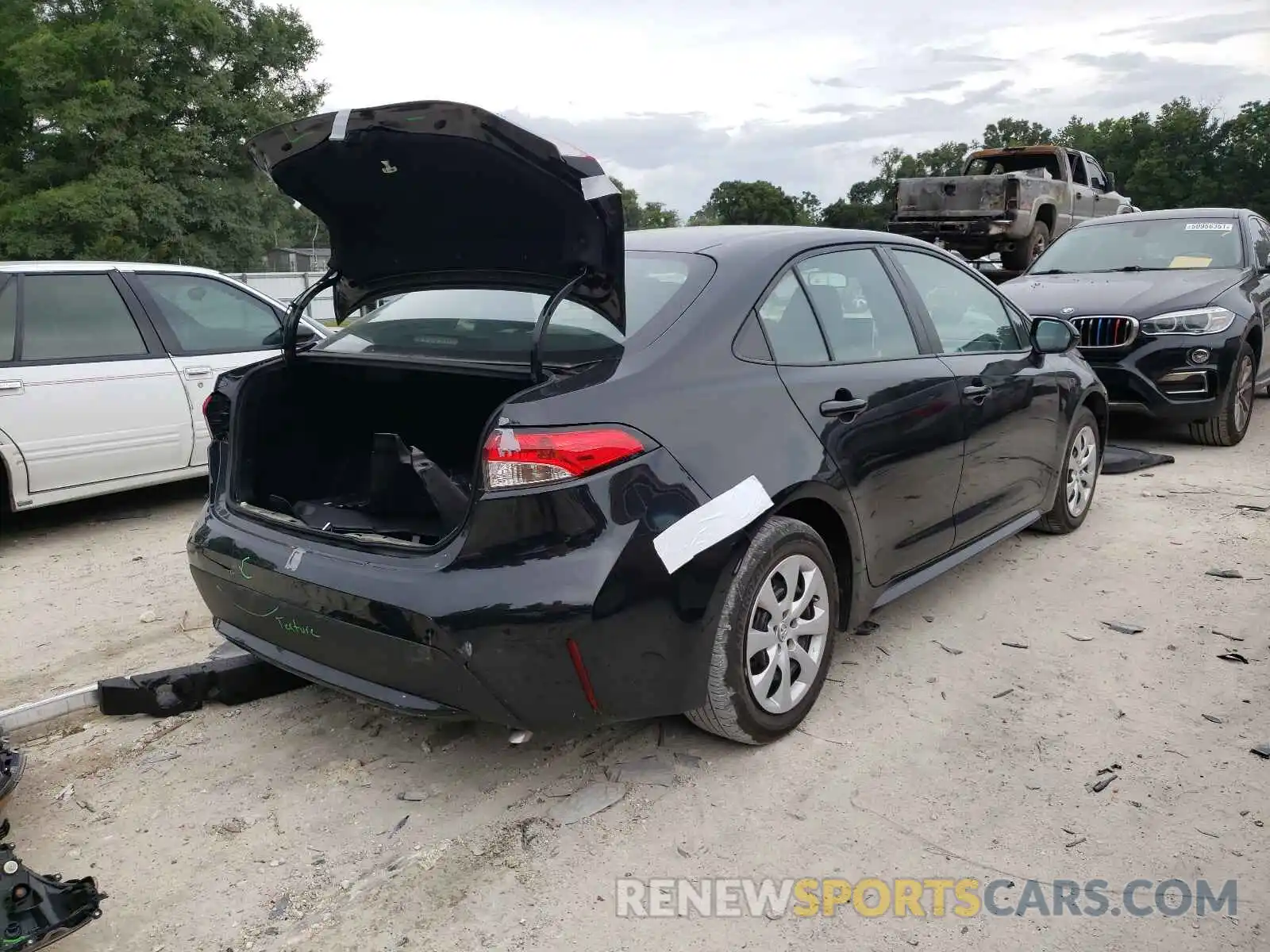 4 Photograph of a damaged car 5YFEPRAEXLP026194 TOYOTA COROLLA 2020