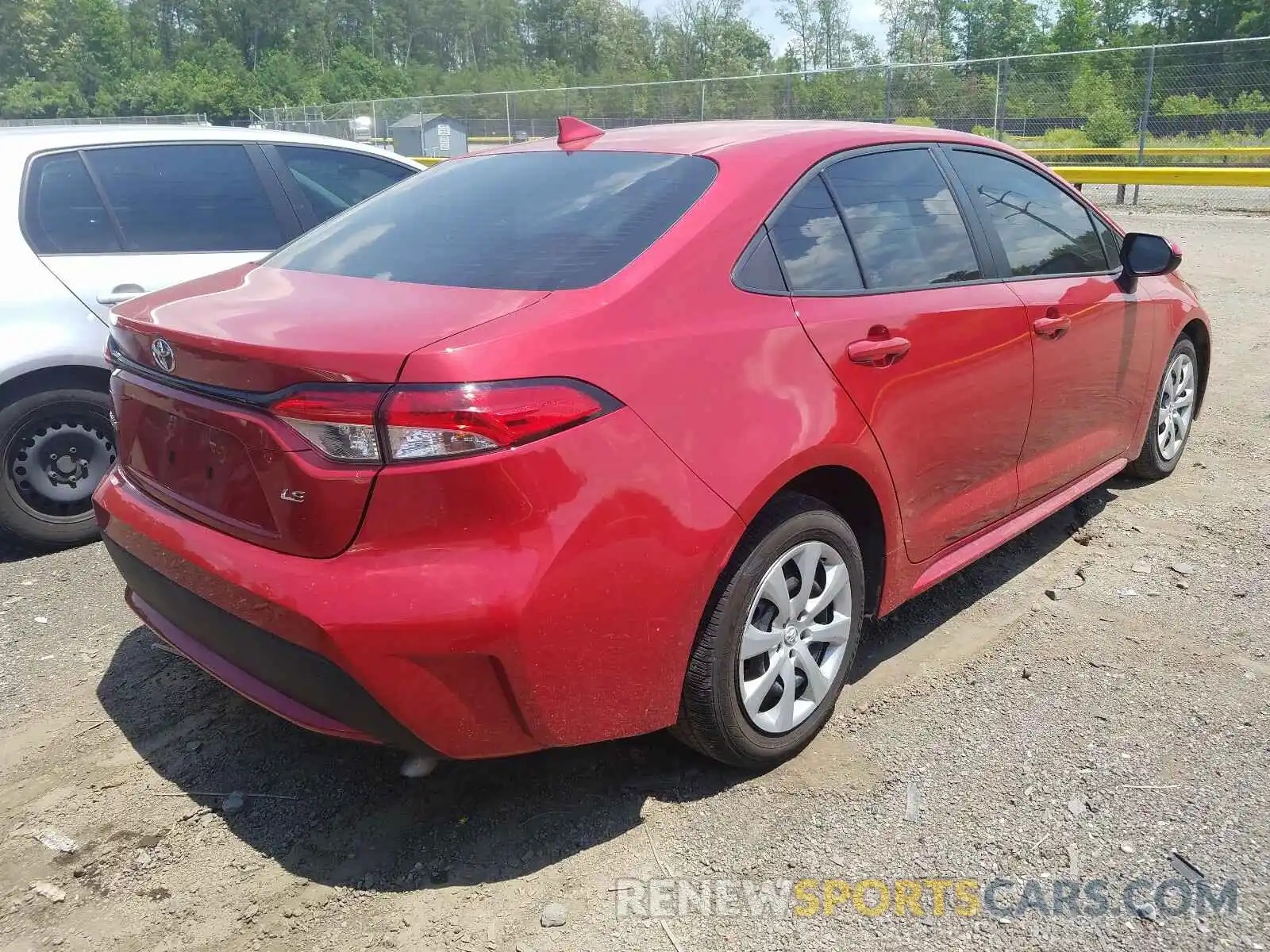 4 Photograph of a damaged car 5YFEPRAEXLP028723 TOYOTA COROLLA 2020