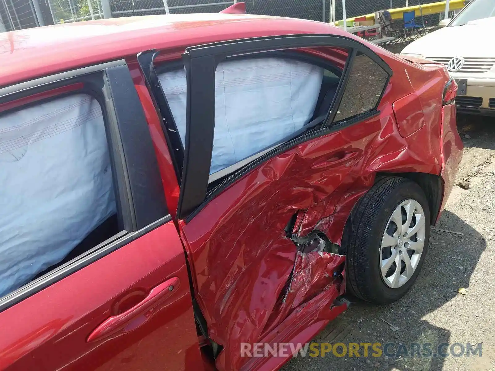 9 Photograph of a damaged car 5YFEPRAEXLP028723 TOYOTA COROLLA 2020