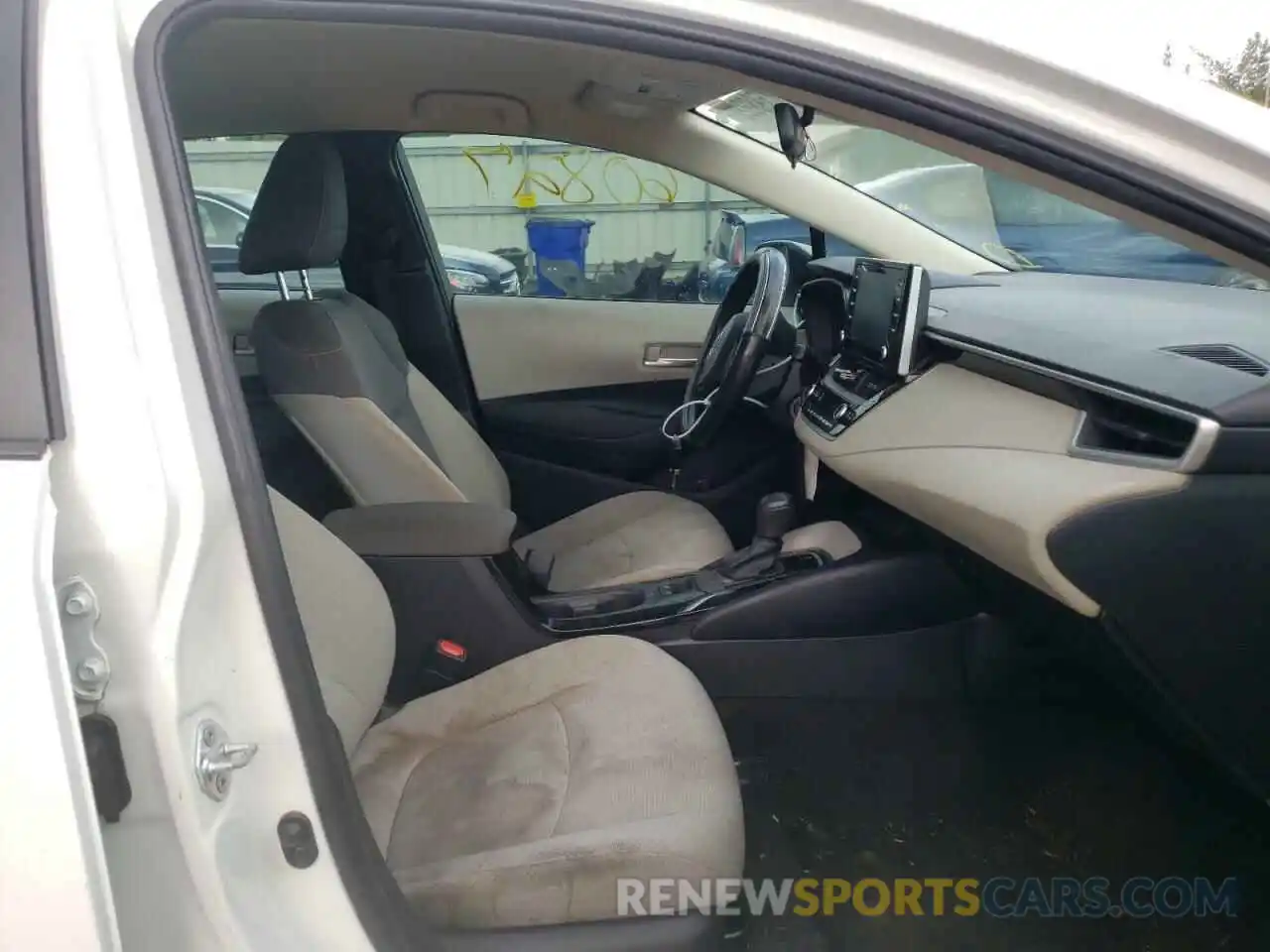 5 Photograph of a damaged car 5YFEPRAEXLP028933 TOYOTA COROLLA 2020