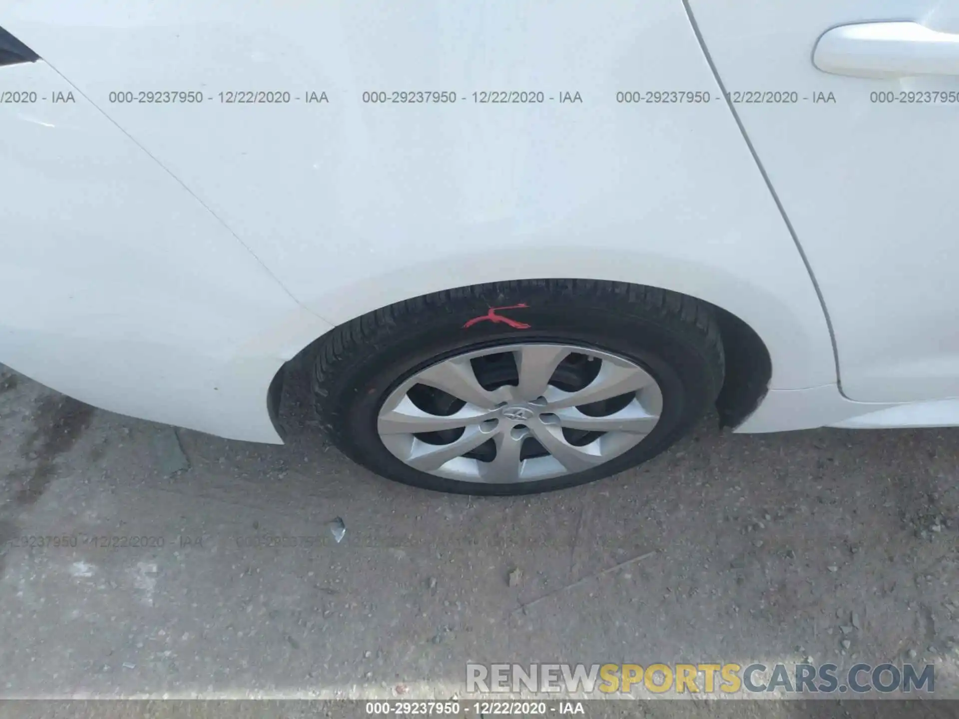 16 Photograph of a damaged car 5YFEPRAEXLP031525 TOYOTA COROLLA 2020