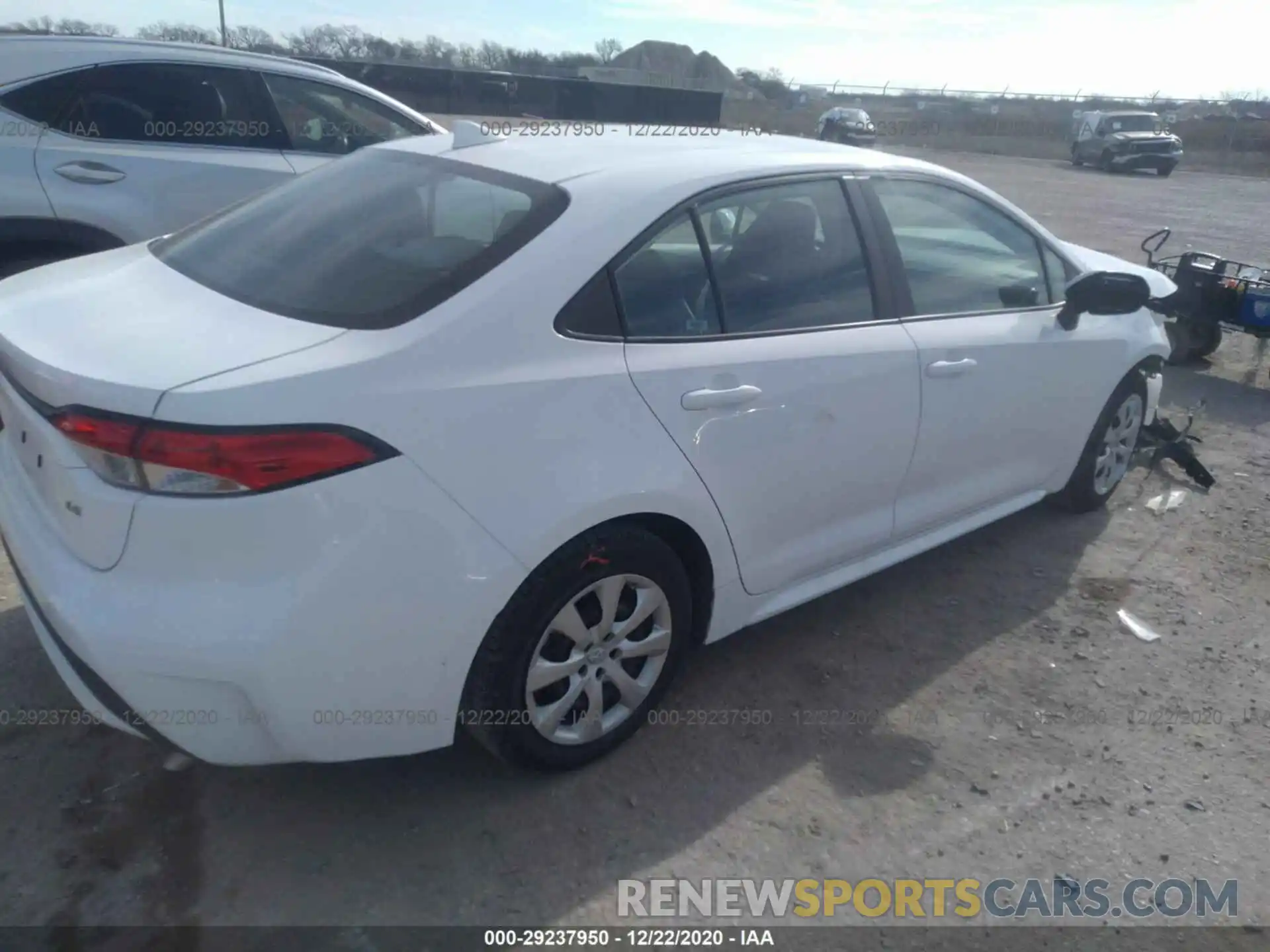 4 Photograph of a damaged car 5YFEPRAEXLP031525 TOYOTA COROLLA 2020