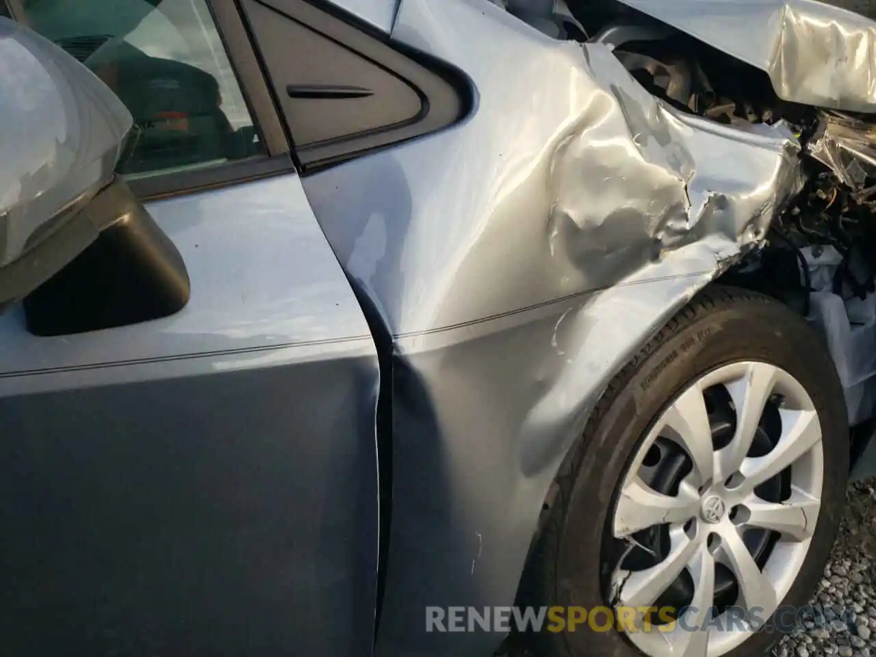 9 Photograph of a damaged car 5YFEPRAEXLP035932 TOYOTA COROLLA 2020