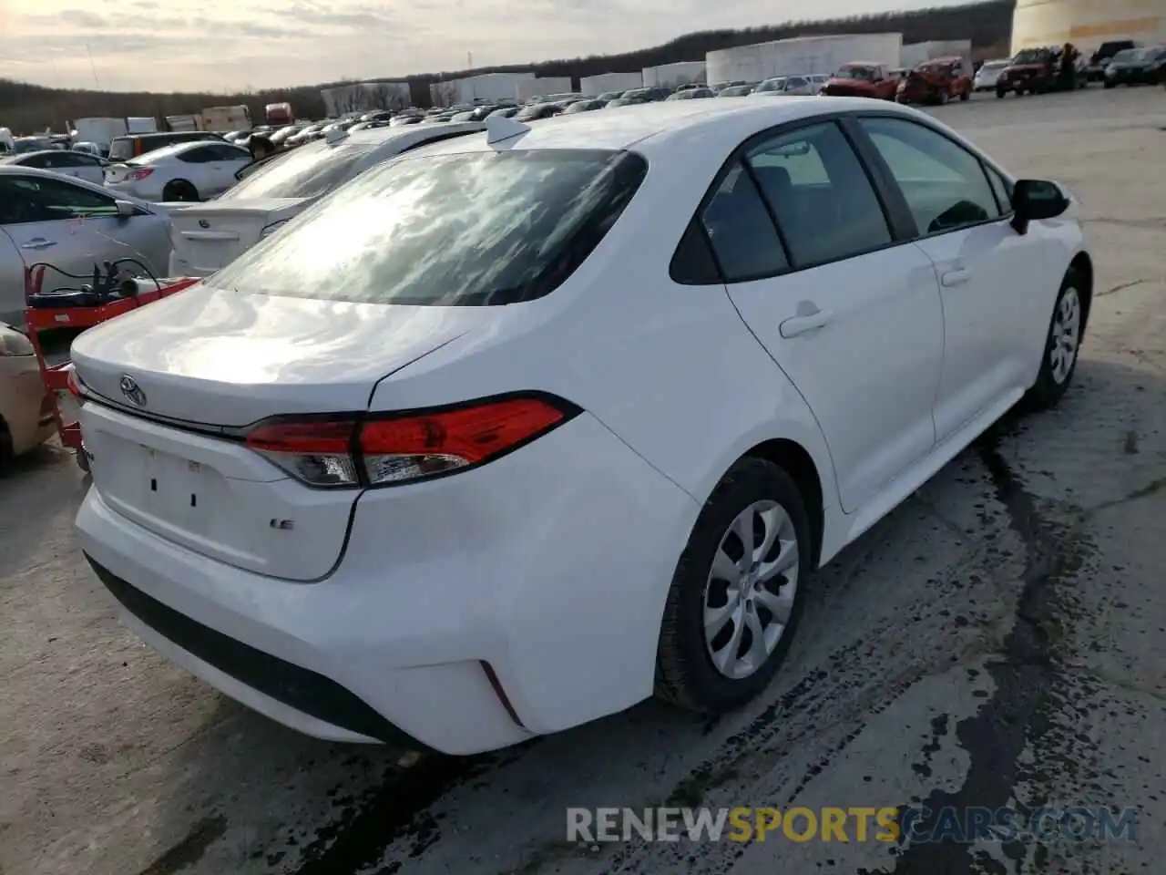 4 Photograph of a damaged car 5YFEPRAEXLP036210 TOYOTA COROLLA 2020